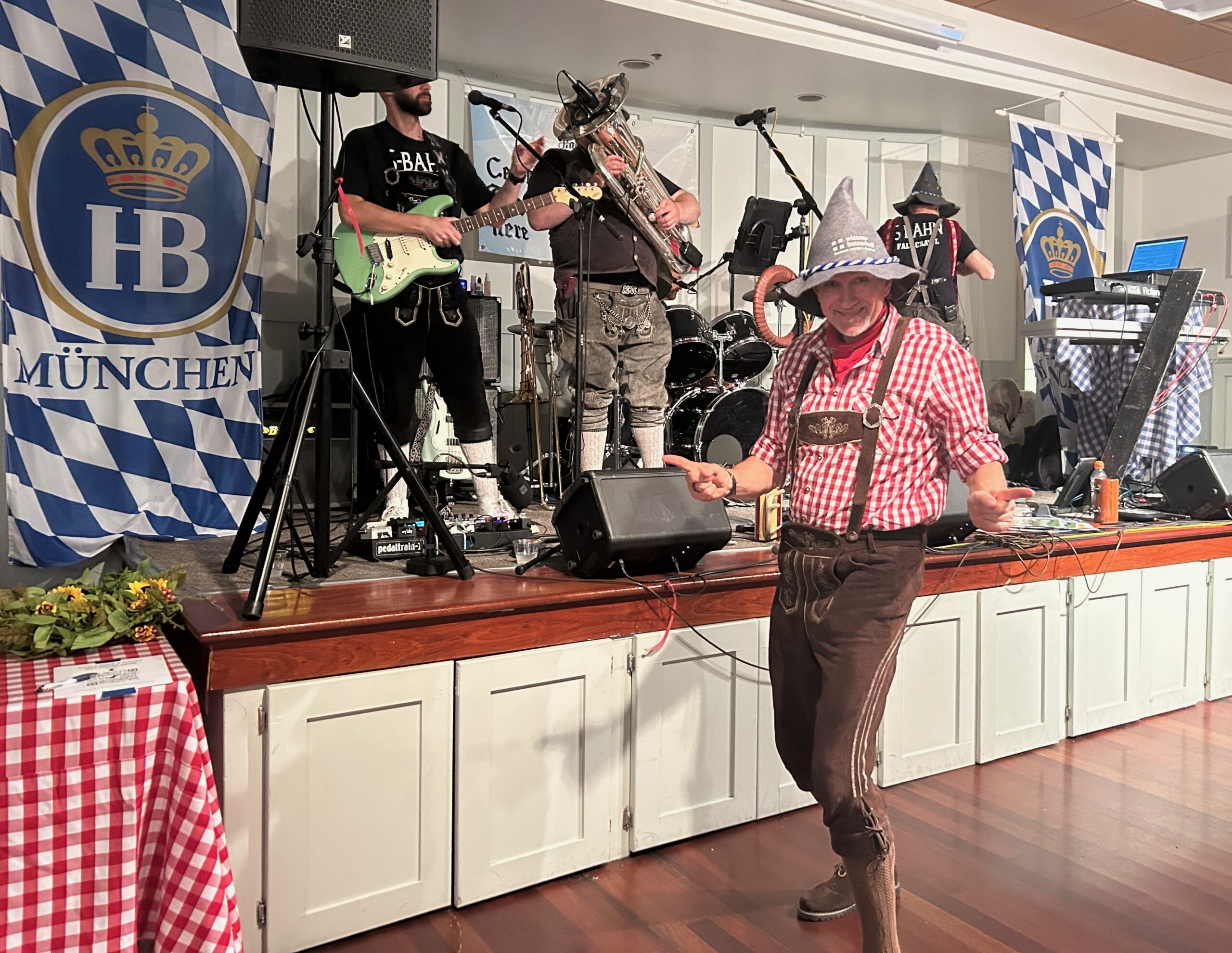 Posing in front of the S-Bahn Band in traditional Lederhosen & Bavarian hat.