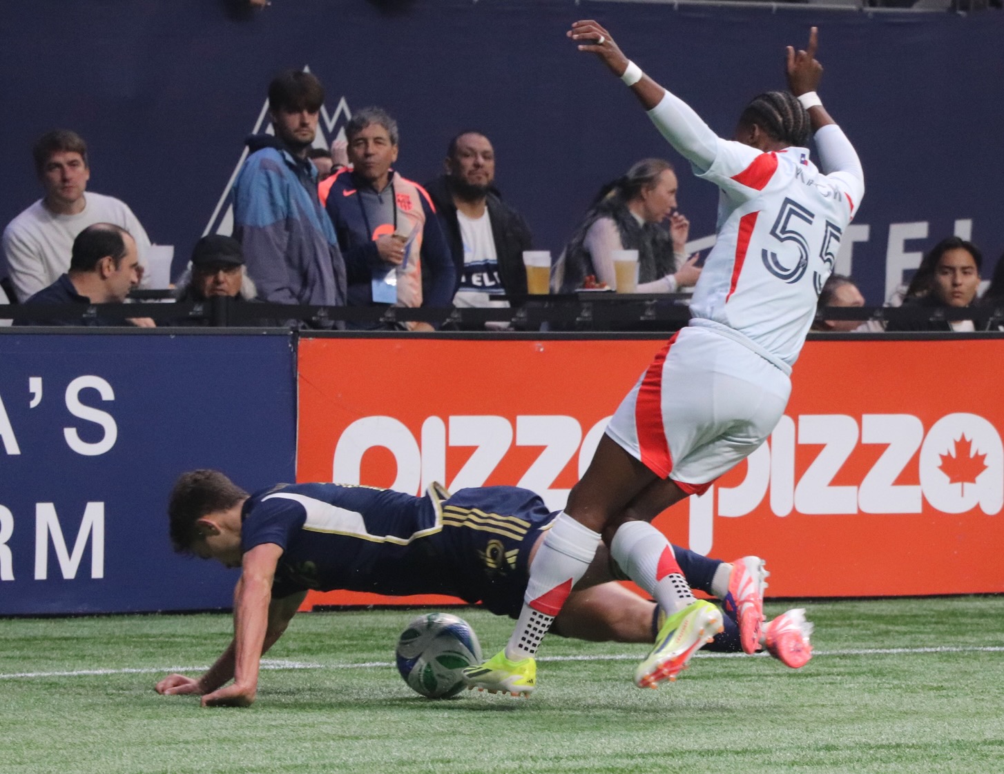 Kaick Ferrera falls on Sebastian Berhalter.