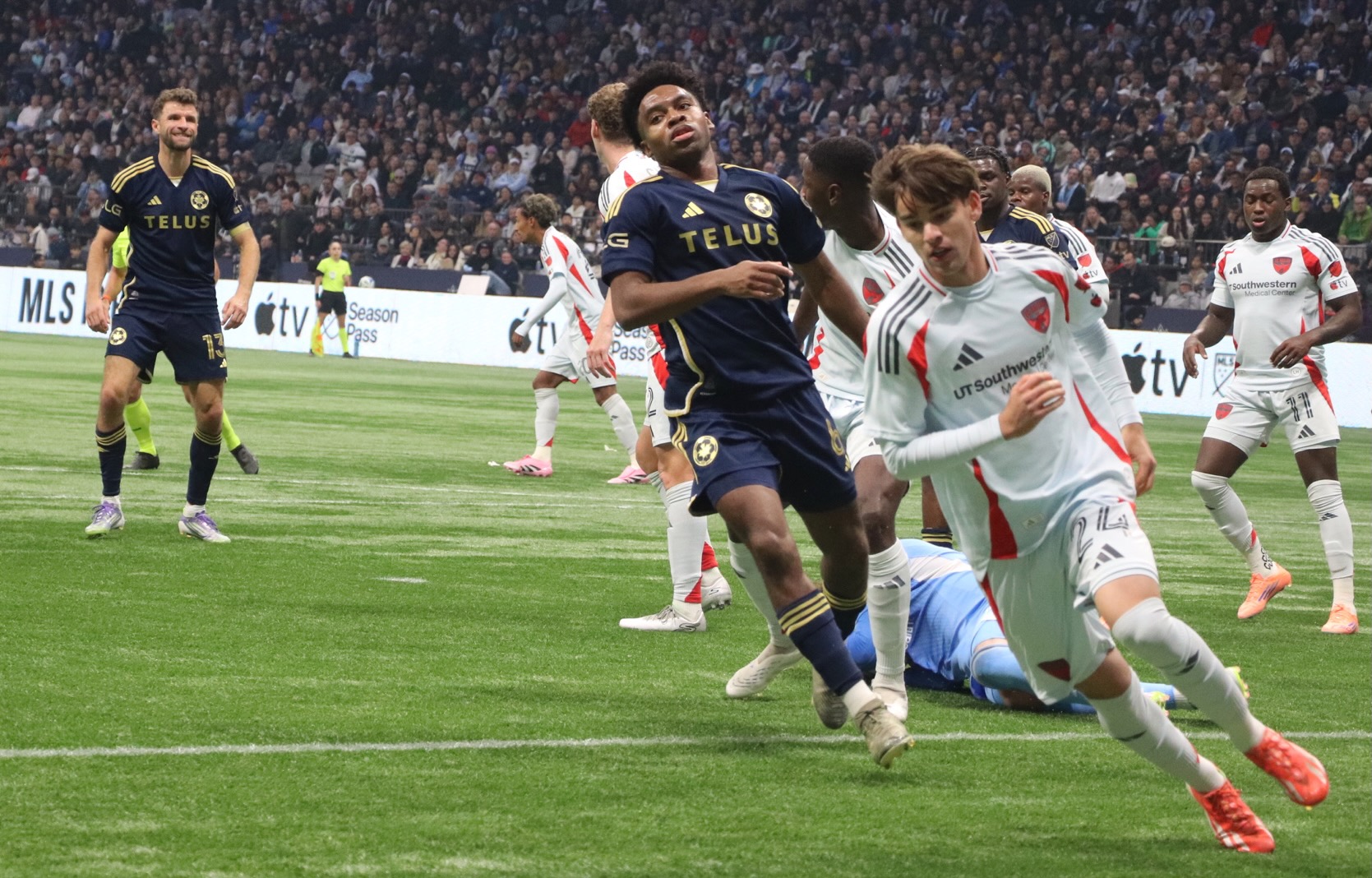 Müller looks very happy here.