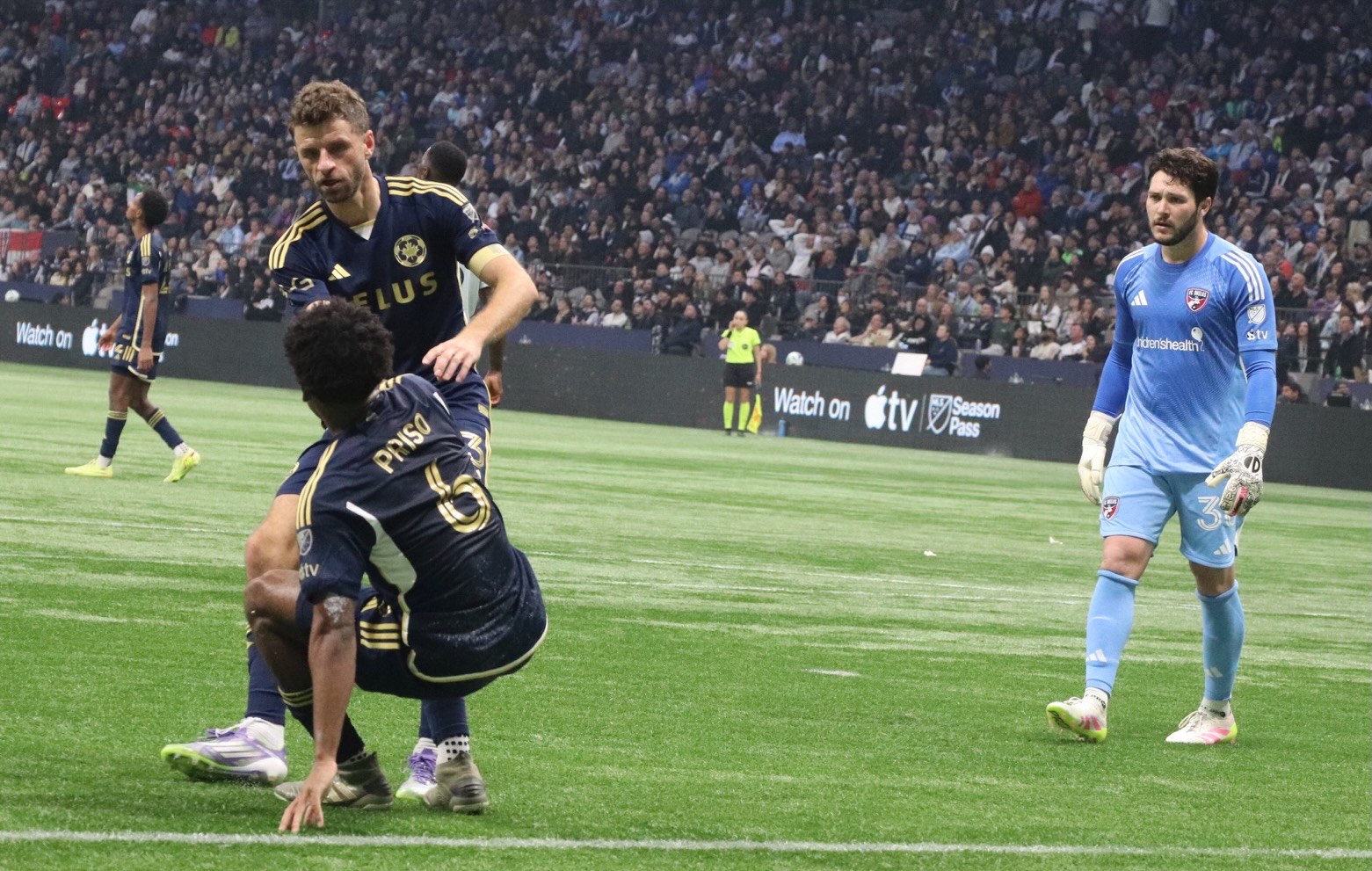 Thomas Müller is a good teammate.