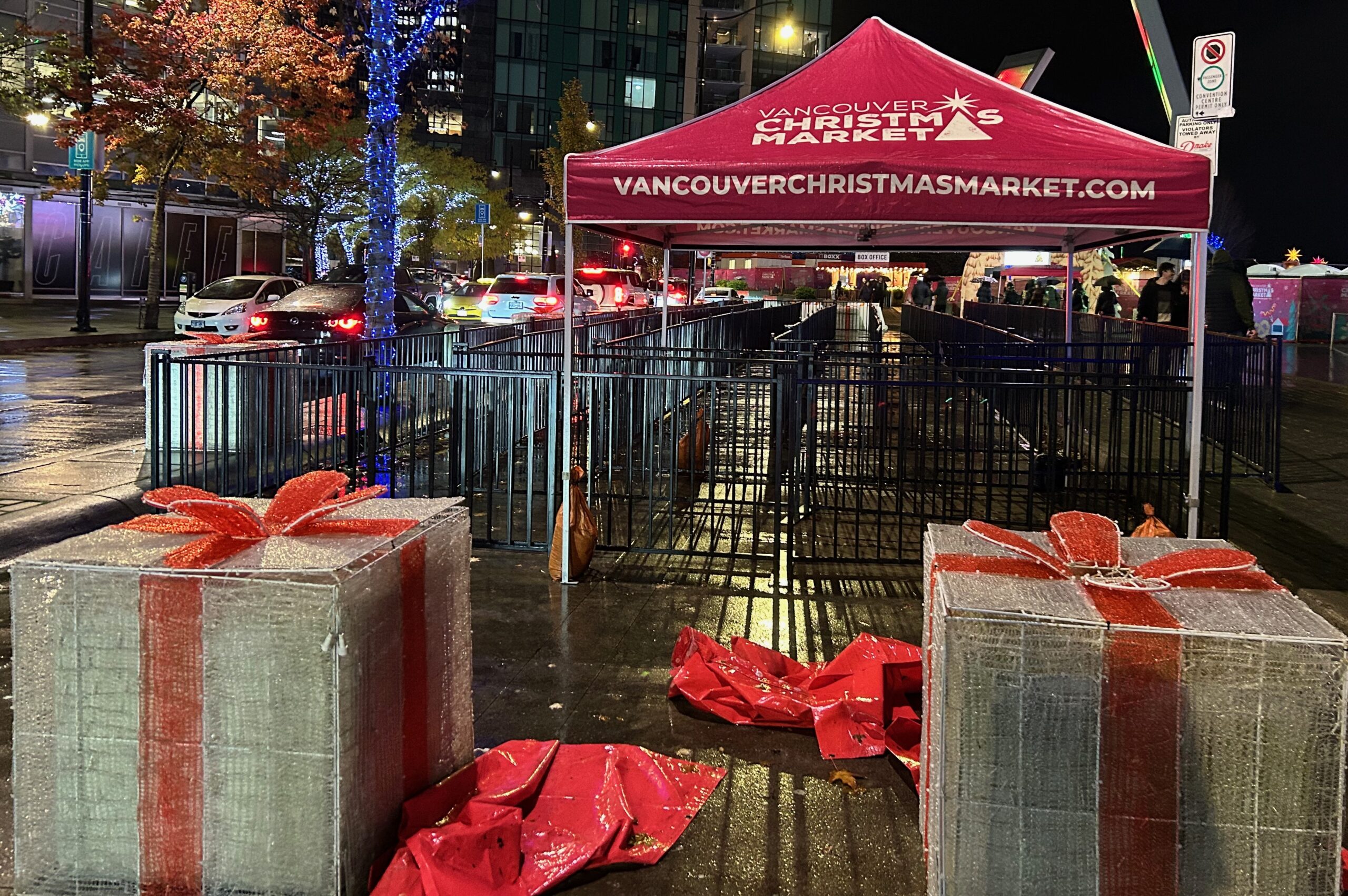 Line up for the Vancouver Christmas Market