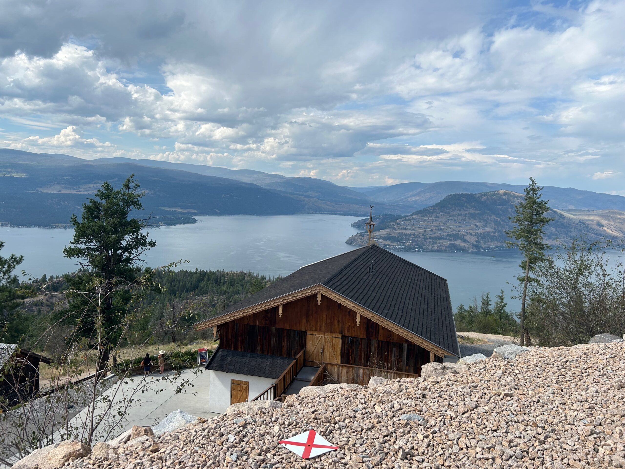 Gernie's Restaurant overlooking Okanagon Lake next to 2 golf courses.