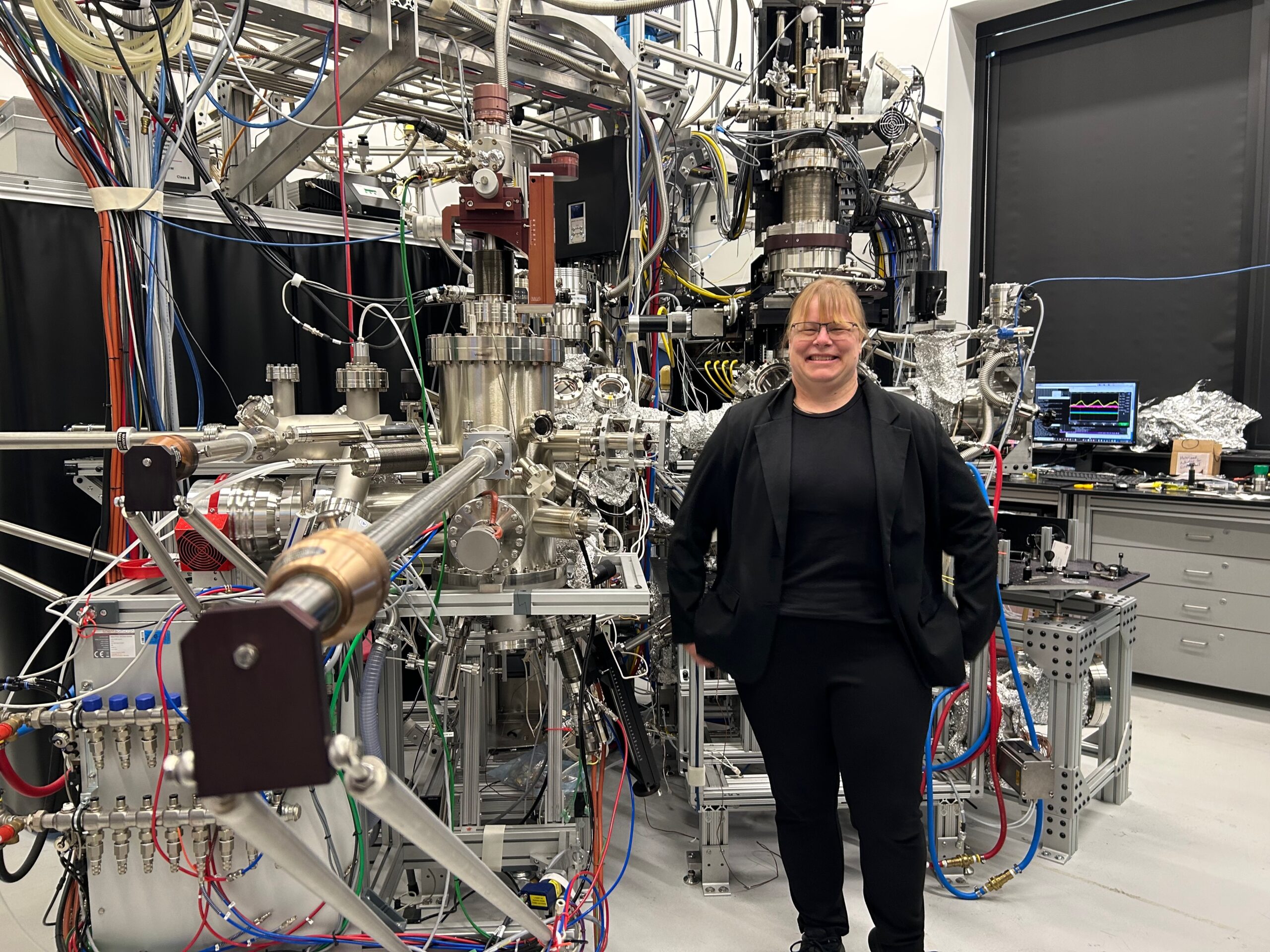 Elke Touring the Quantum Institute