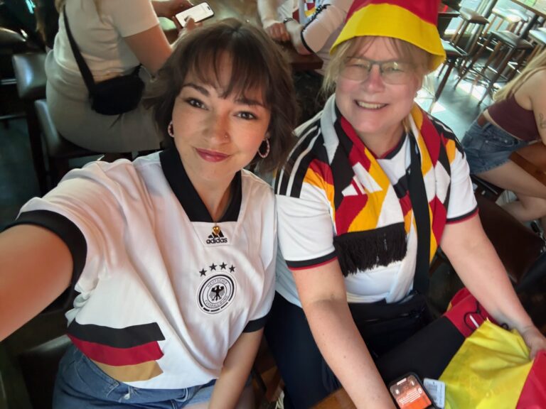 Sara and Elke at Dublin Calling Official German House
